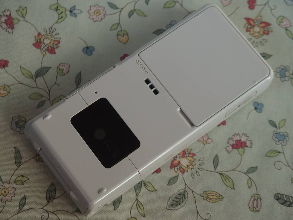 ☆彡 美品 docomo Ｐ－０１Ｆ Whiteの画像8