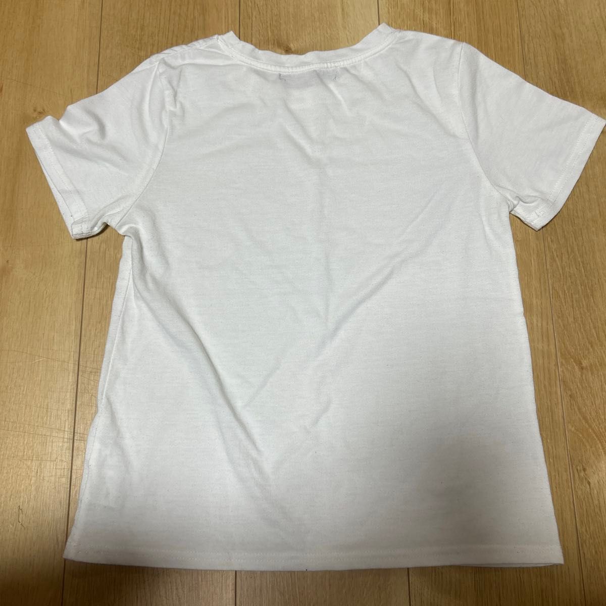 ingni イング☆トップス　半袖シャツ　Tシャツ　無地　ホワイト　白　ぴったり　ちびTシャツ　ちびT