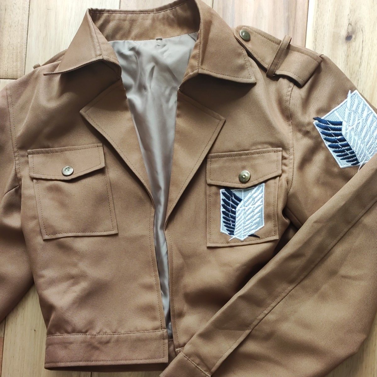 ジャケット 進撃の巨人 調査兵団 コスプレ マント 2着セット エレン リヴァイ 刺繍