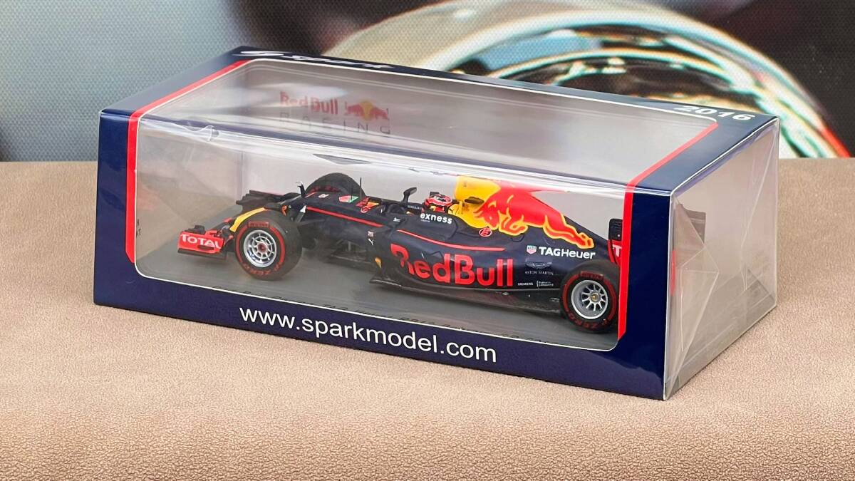 スパーク SPARK レッドブル REDBULL 1:43 RB12 DANIIL KVYAT バーレーンBAHRAIN 2016 S5008_画像3