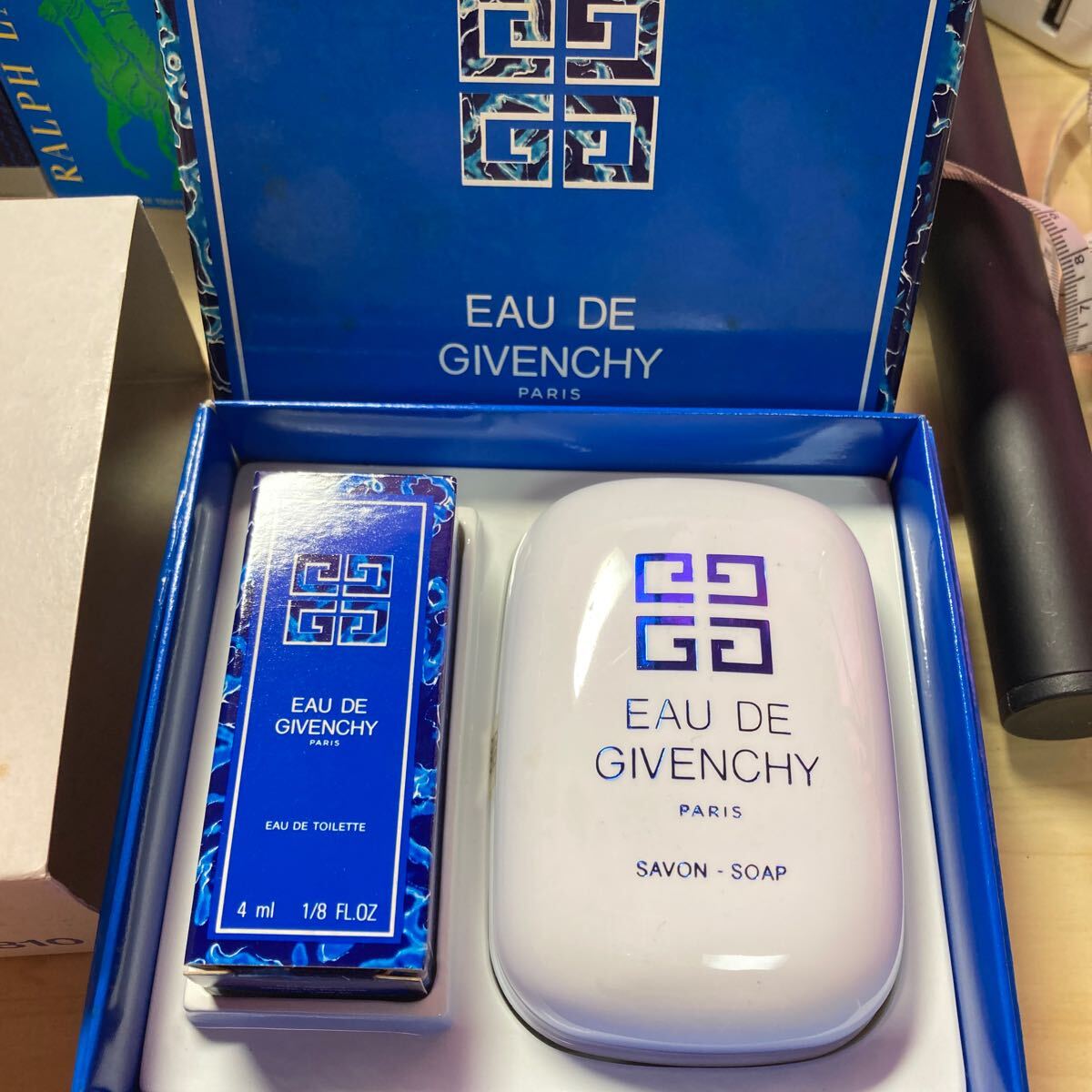 GIVENCHY オードジバンシー 石鹸 100g 香水 4ml - 香水(ユニセックス)