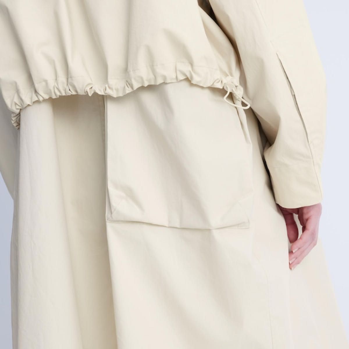新品未使用】uniqlo u ユーティリティフーデッドコート ブラック 新品未使用】uniqlo u ユーティリティフーデッドコート ブラック