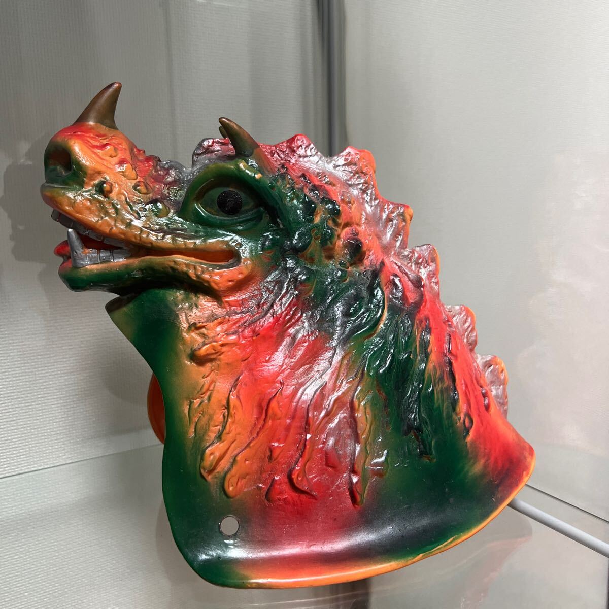 Yahoo!オークション - 当時物 ヨネザワ 怪獣 ヘルメット パチ Yahoo!オークション - 当時物 ヨネザワ 怪獣 ヘルメット パチ