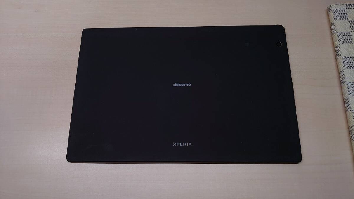 ★★★ SONY Xperia Z4 Tablet SO-05G(docomo Cellular) BLACK + HDMI出力アダプター Android 中古★★★の画像2