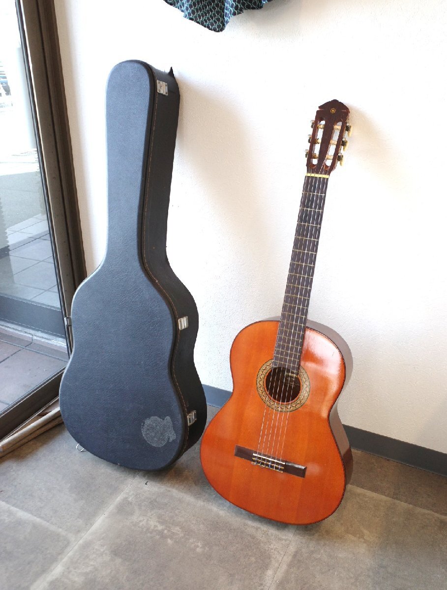 ○ヤマハ YAMAHA クラシックギター G-120 艶のよい木目 ケースつき 古道具のgplus広島 2403iの画像1
