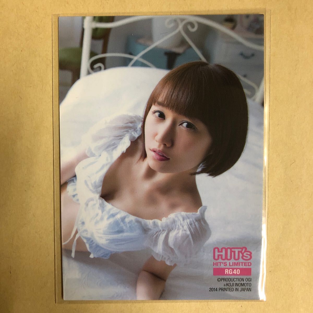 AKB48 浦野一美 2014 ヒッツ トレカ アイドル グラビア カード 下着 RG40 タレント トレーディングカード_画像2