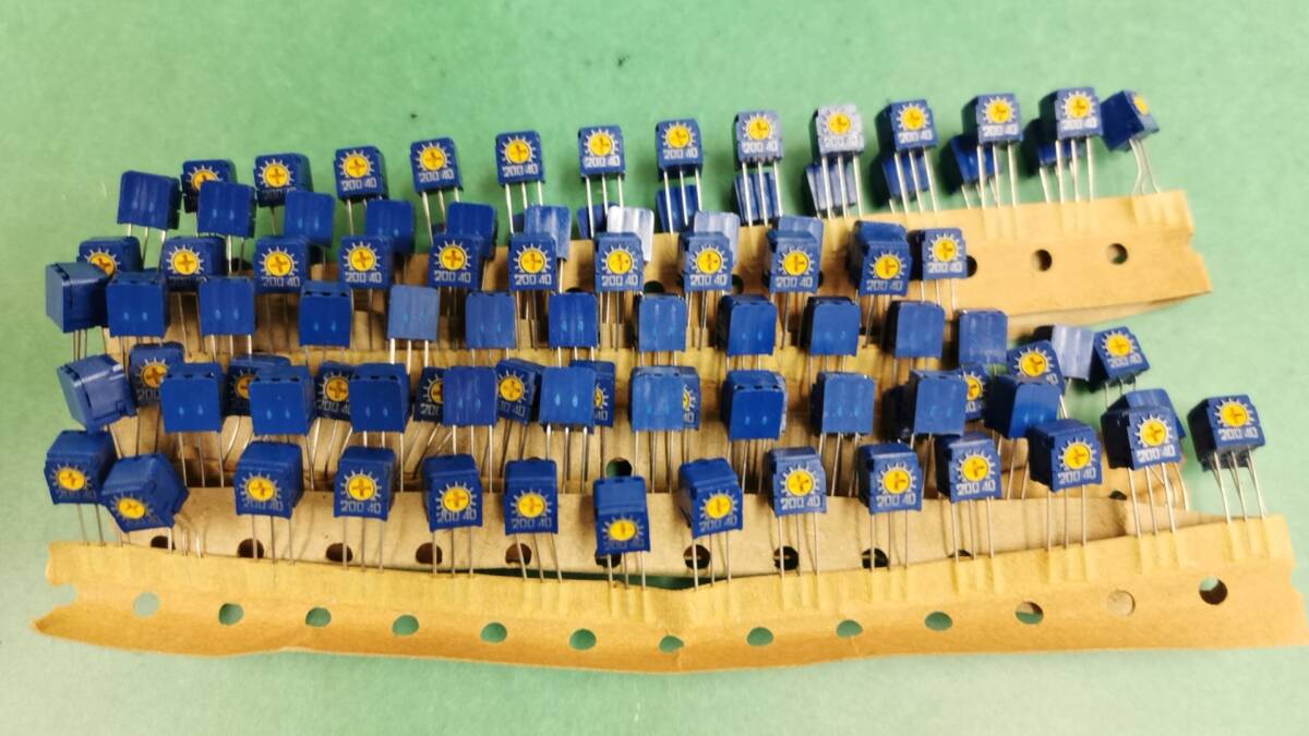 5100円 SMR16PAのB500Ωが25個とSMR16PAの1KΩが5個。合計30個 5100円 SMR16PAのB500Ωが25個とSMR16PAの1KΩが5個。合計30個