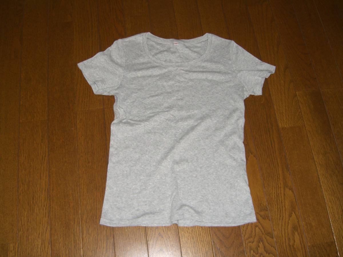 ユニクロ　Ｔシャツ　グレー　綿１００　Ｍサイズ