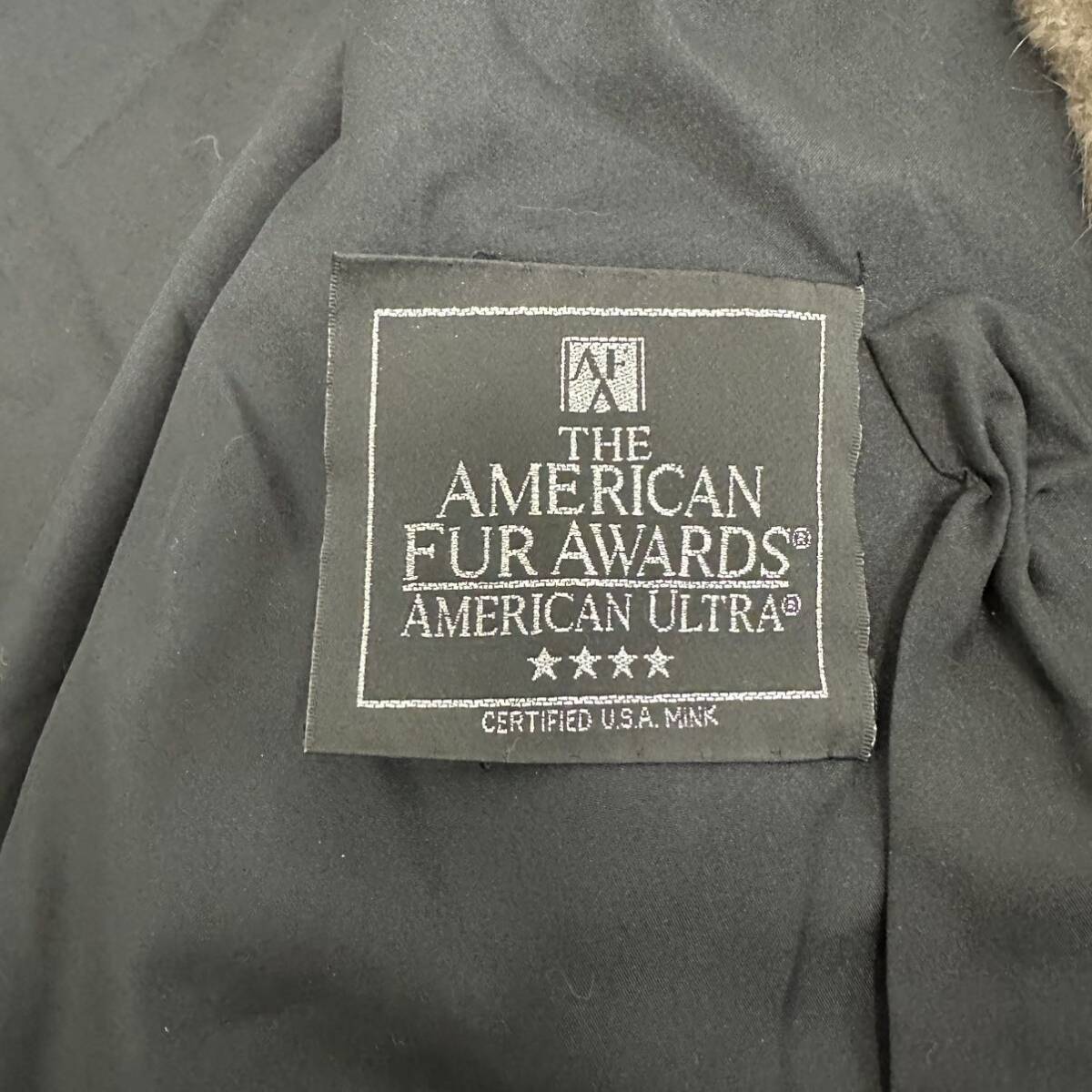 【貂商】h2631 THE AMERICAN FUR AWARDS 4つ星 ミンク デザインコート ブルーアイリスミンク セミロング ミンクコート 貂皮 mink身丈約85cm_画像9