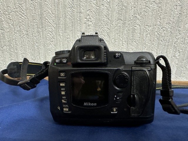 Nikon ニコン D70 デジタルカメラ ブラック AF-S NIKKOR DX 18-70mm F3.5-4.5G ED レンズ付き 現状品 中古_画像3