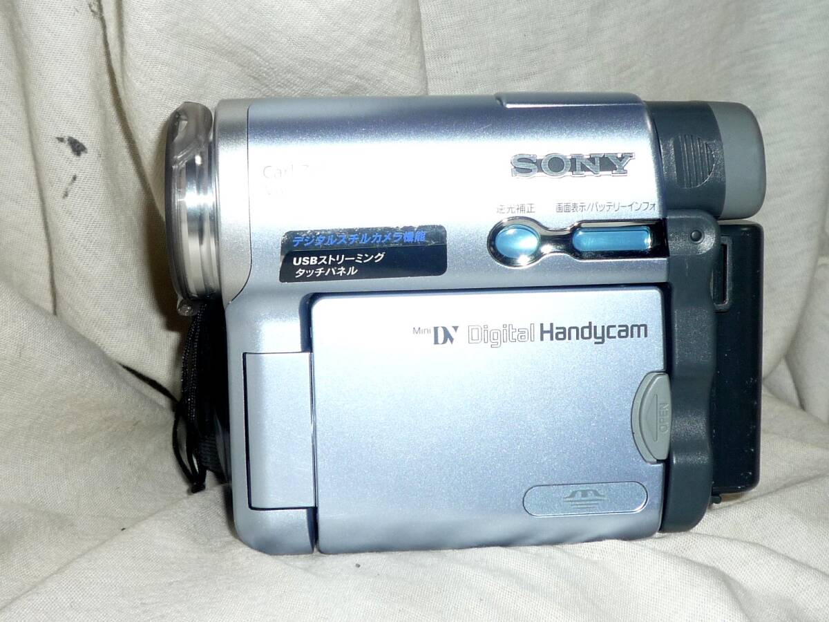 ソニー デジタルビデオカメラ DCR-TRV22(ナイトショット付)バッテリー付き、動作品_画像2