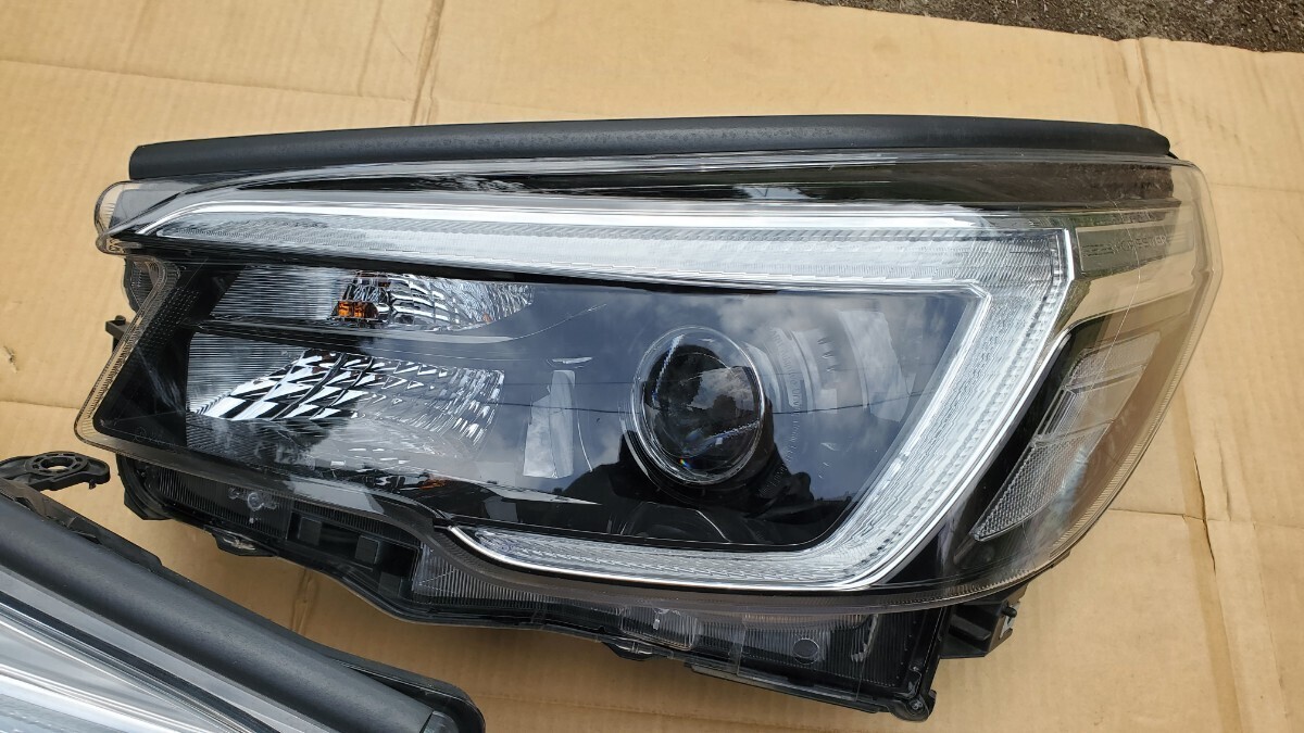 スバル　フォレスター SKE SK5 SK9 LED ヘッドライト　ヘッドランプ 中古　左右セット　純正SUBARU　 KOITO100-6045J JQ_画像3