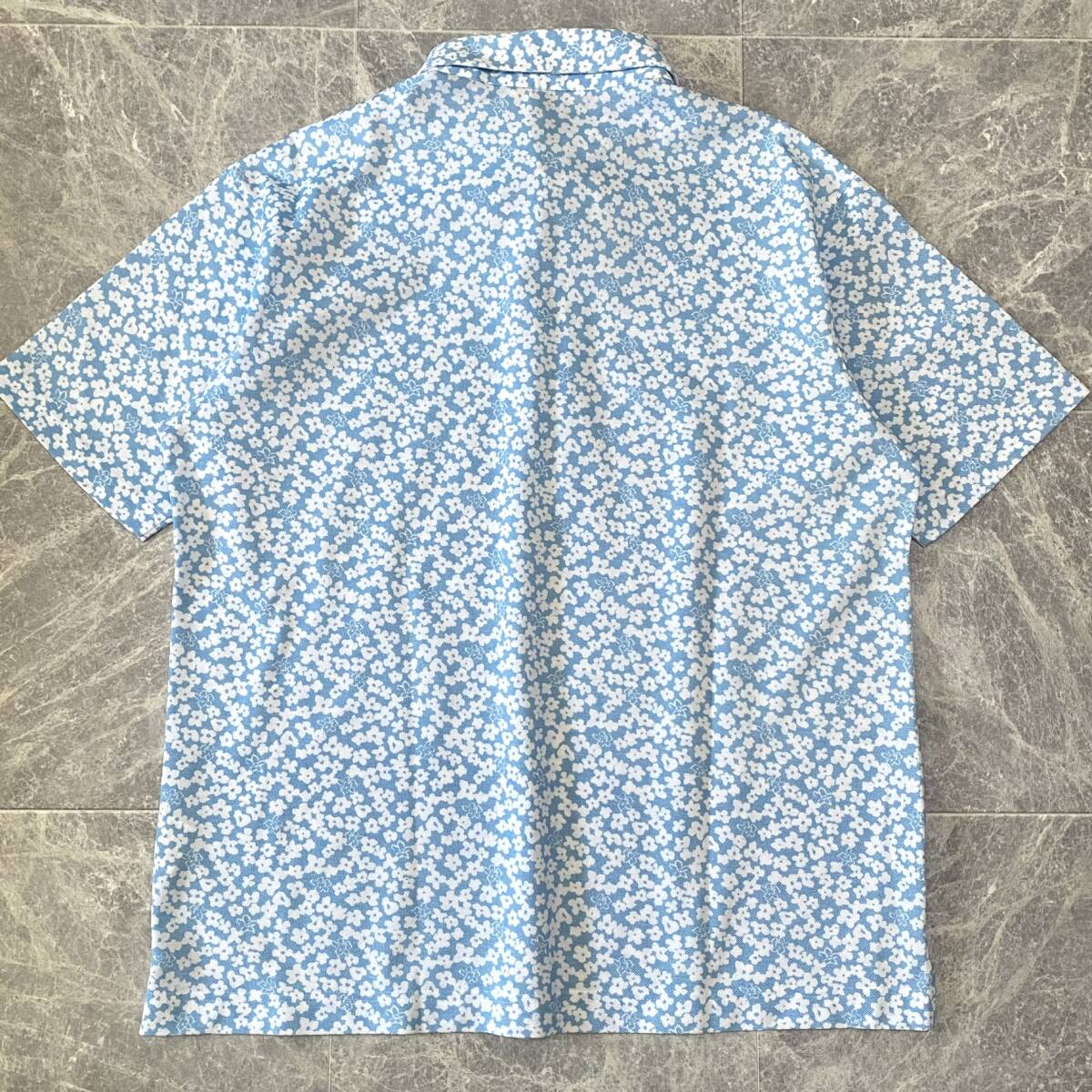 美品 adabat アダバット 半袖 ポロシャツ 吸汗速乾 メンズ 50 (XL) ブルー 白 花柄 総柄 サルーキ ロゴ 刺繍 日本製 ゴルフウェア C327_画像3