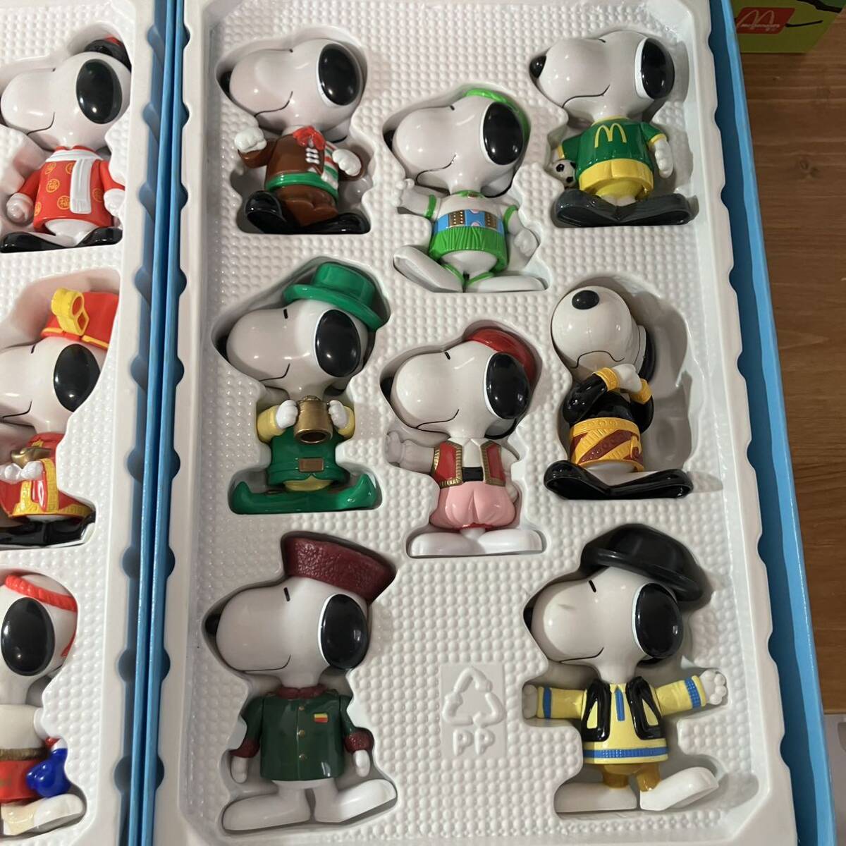 ●3-370 マクドナルド McDonald's スヌーピー フィギュア ハッピーセット SNOOPY PEANUTS ピーナッツ ワールドツアー WORLD TOUR の画像2