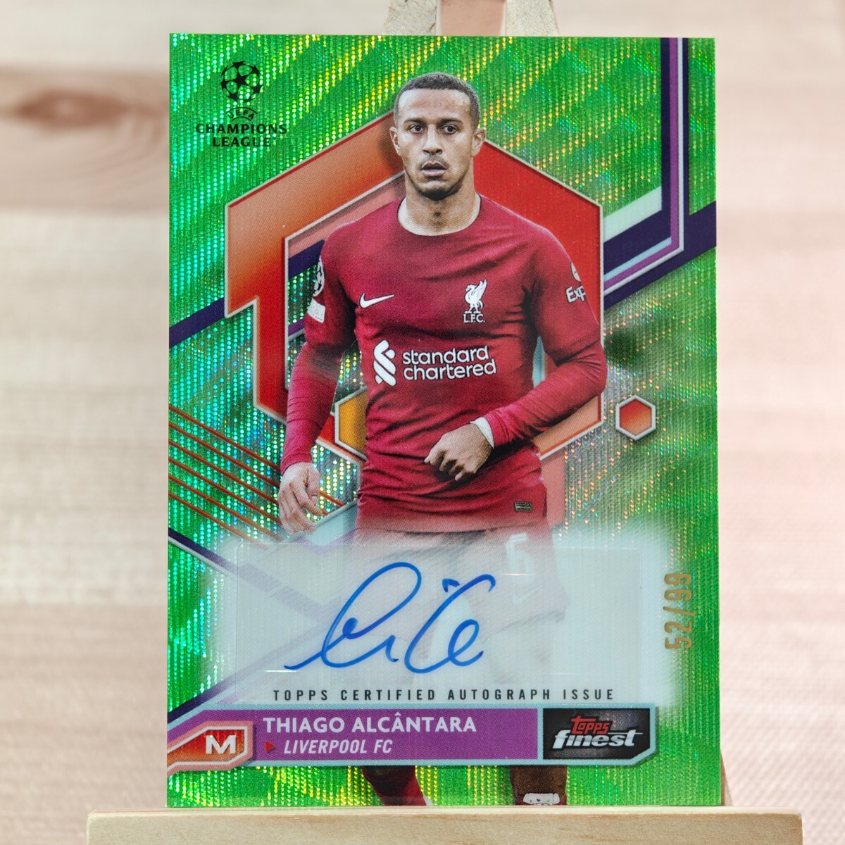 99枚限定 ティアゴ・アルカンタラ 2022-23 Topps Finest UEFA Champions Thiago Alcantara Auto Liverpool 52/99 直筆サインカードの画像1