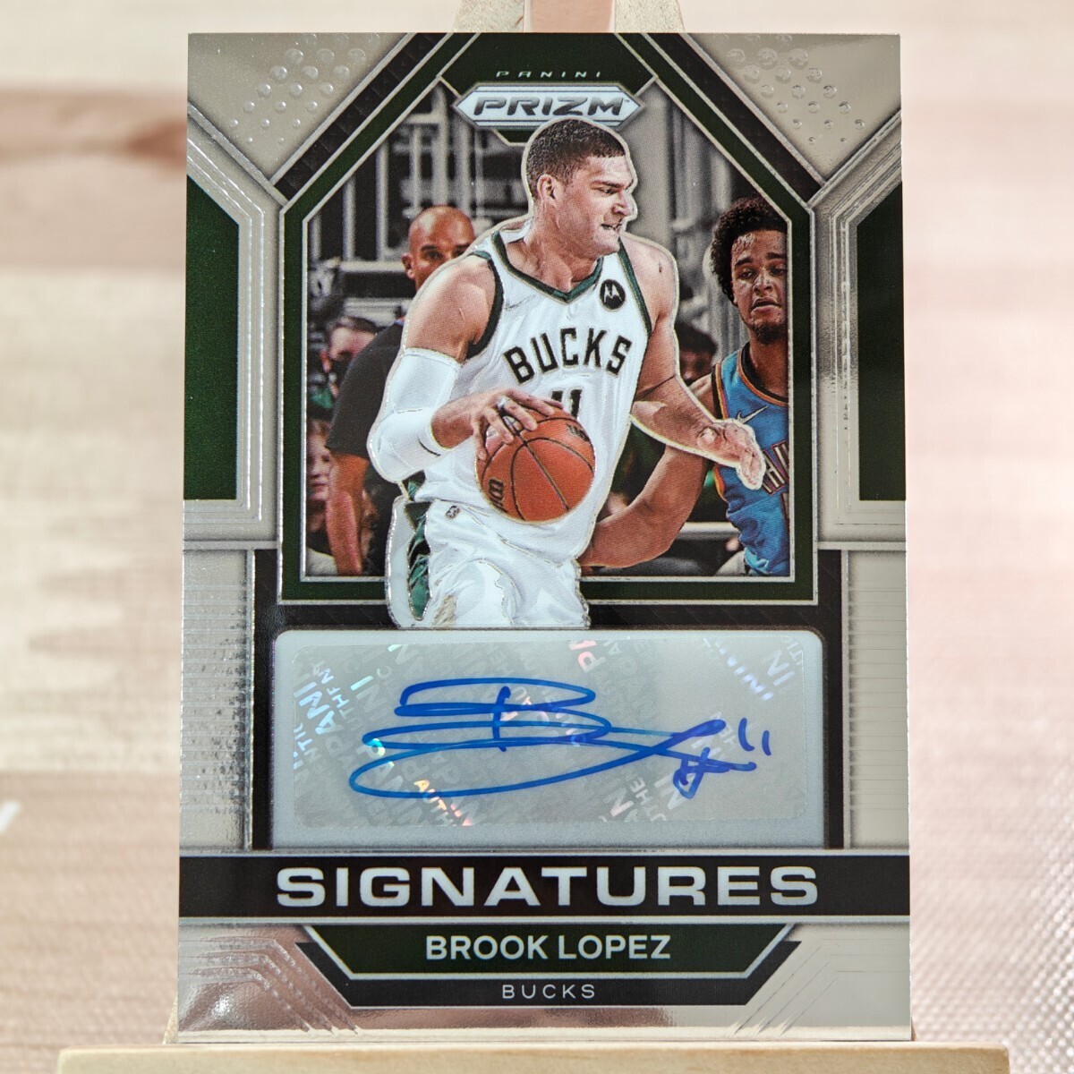 ブルック・ロペス 2022-23 Panini Prizm Signatures Auto Brook Lopez 直筆サインカード ミルウォーキー・バックスの画像1