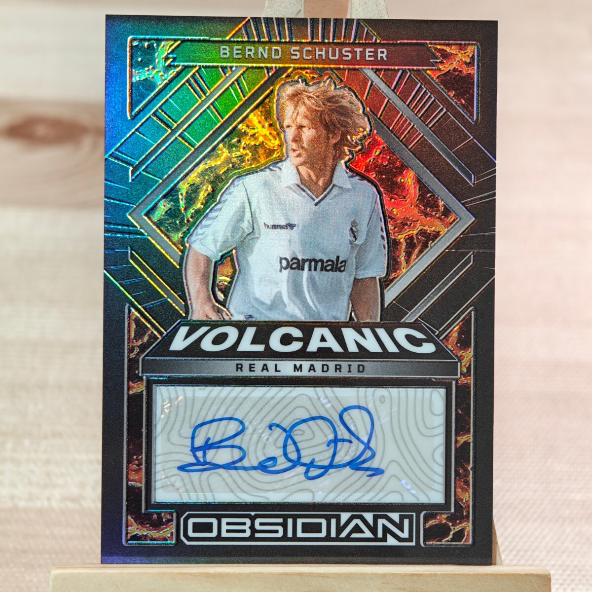 199枚限定 ベルント・シュスター 2022-23 Panini Obsidian Volcanic Bernd Schuster Auto 182/199 Real Madrid 直筆サインカードの画像1