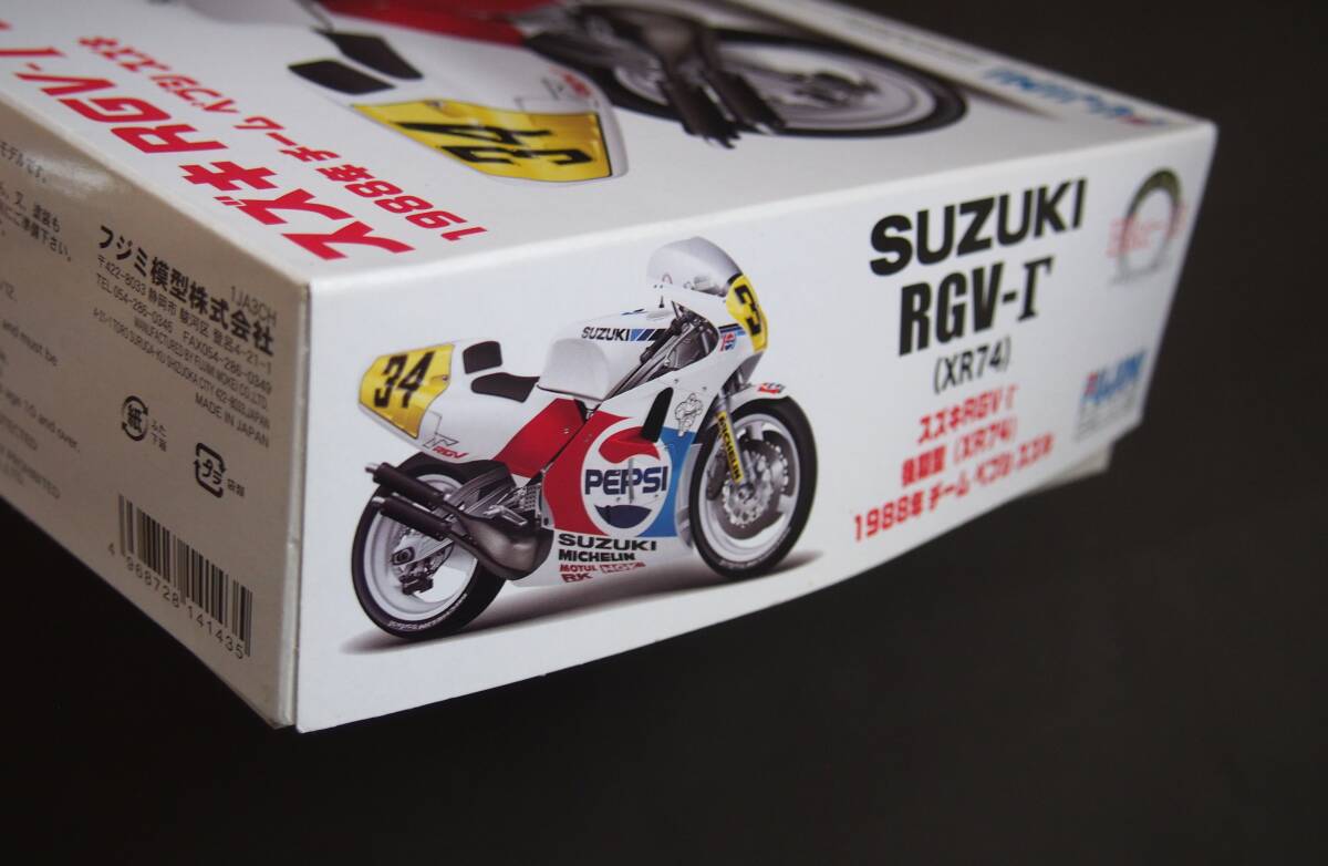 * Fujimi 1/12 Suzuki RGV-Γ более поздняя модель (XR24)1988 год команда Pepsi 