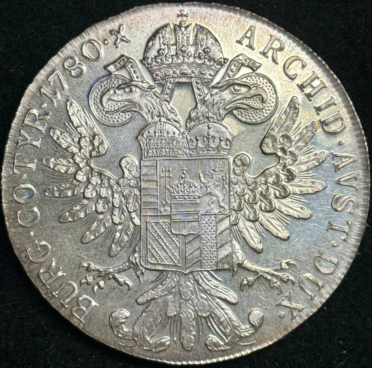 【オーストリア大型銀貨】(1780年銘 28.0g 直径40mm プルーフ リストライク品)_画像2