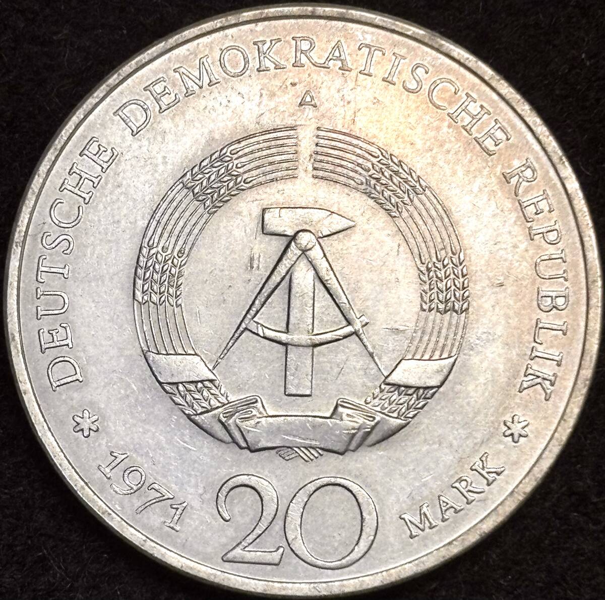 【旧東ドイツ銀貨】(1971年銘 17.0g 直径31mm)_画像2