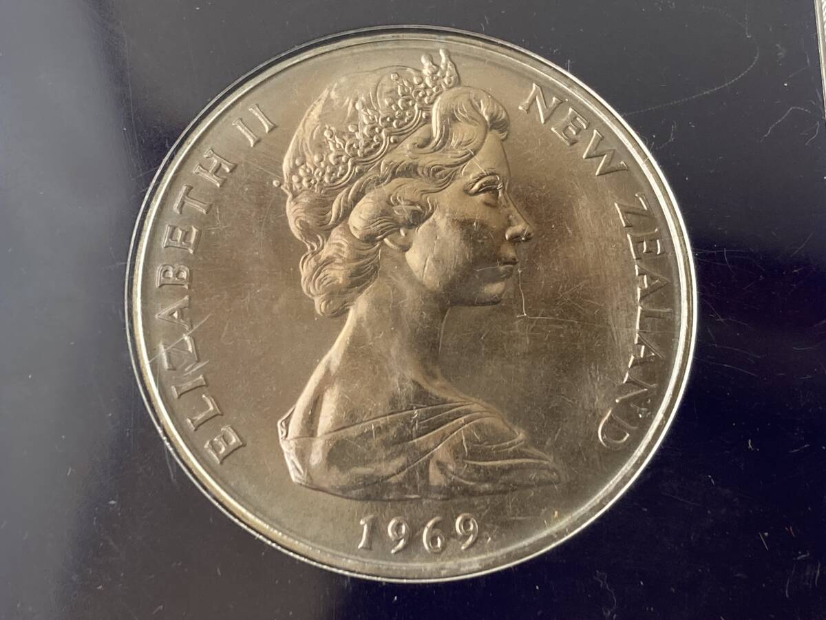 ニュージーランドコイン 1969年 1ドル ジェームズ・クック船長 航海200周年 記念硬貨 エンデバー エリザベス2世 ケース入りの画像4