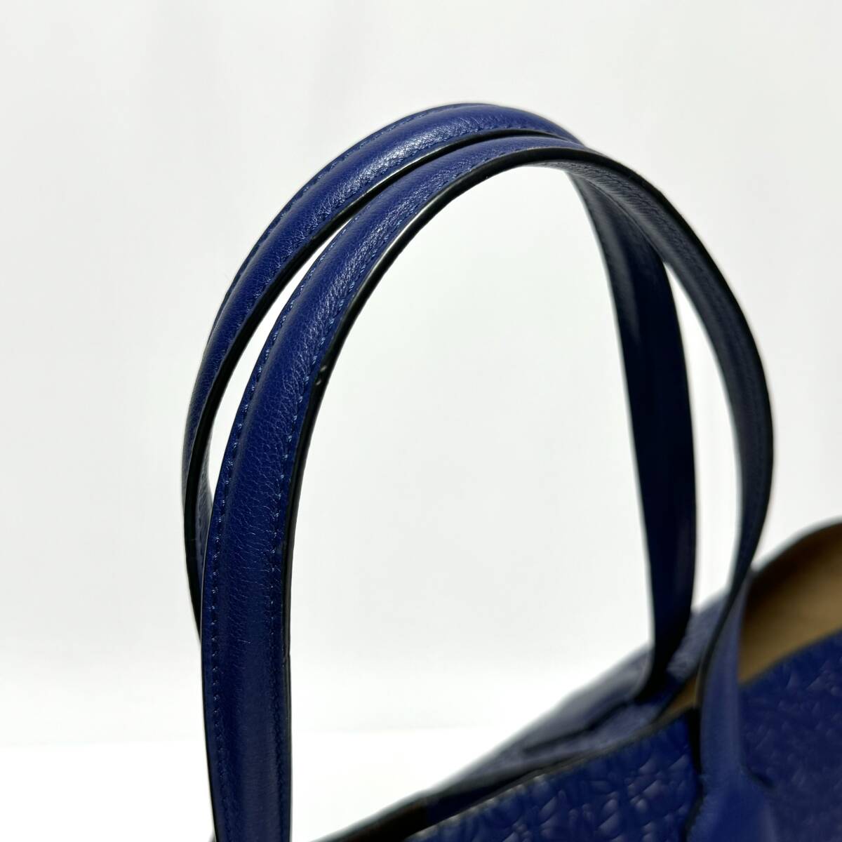 美品 LOEWE ロエベ T SHOPPER BAG アナグラム リピート Ｔショッパー トート バッグ NAVY BLUE ネイビーブルー 305.89.N94 5110 _画像4