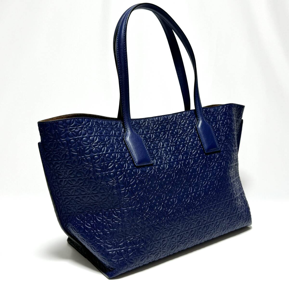 美品 LOEWE ロエベ T SHOPPER BAG アナグラム リピート Ｔショッパー トート バッグ NAVY BLUE ネイビーブルー 305.89.N94 5110 _画像2