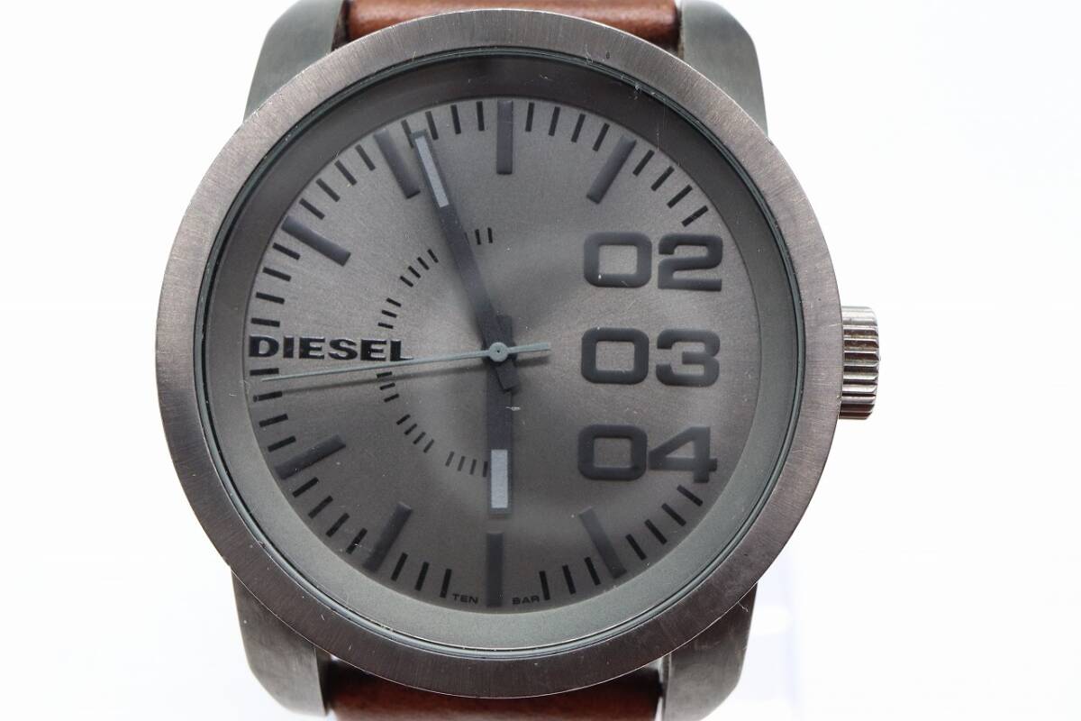 【W126-627】動作品 電池交換済 DIESEL ディーゼル ビッグフェイス 腕時計 DZ-1467 メンズ【送料全国一律185円】_画像3