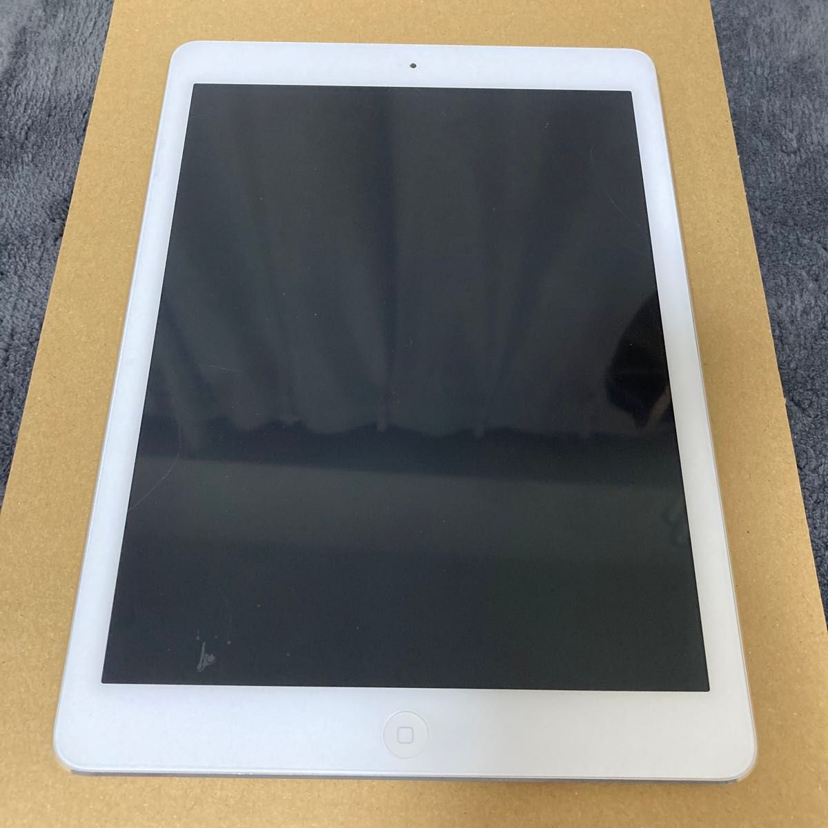 iPad Air 初代 A1474 MD789J/A 32GB Apple  アップル シルバー