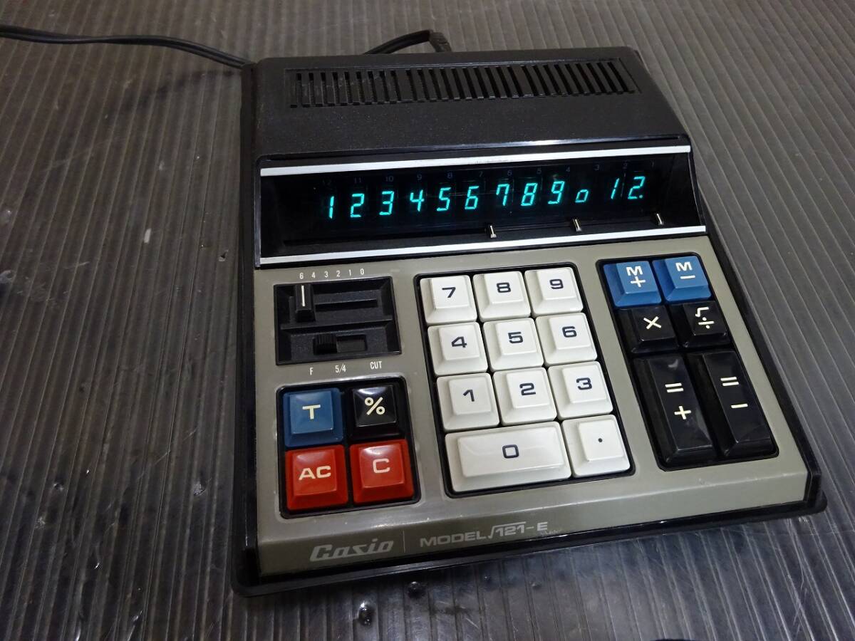 (Nz032282)CASIO Casio v121-A calculator nikisi- tube 12 lamp count machine Showa Retro 