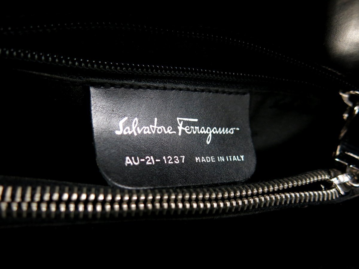 超美品●Salvatore Ferragamo フェラガモ●ロゴ型押し●リザード 型押し カーフ レザー 本革●トート ハンド バッグ●黒●SV金具●Js45225_画像8