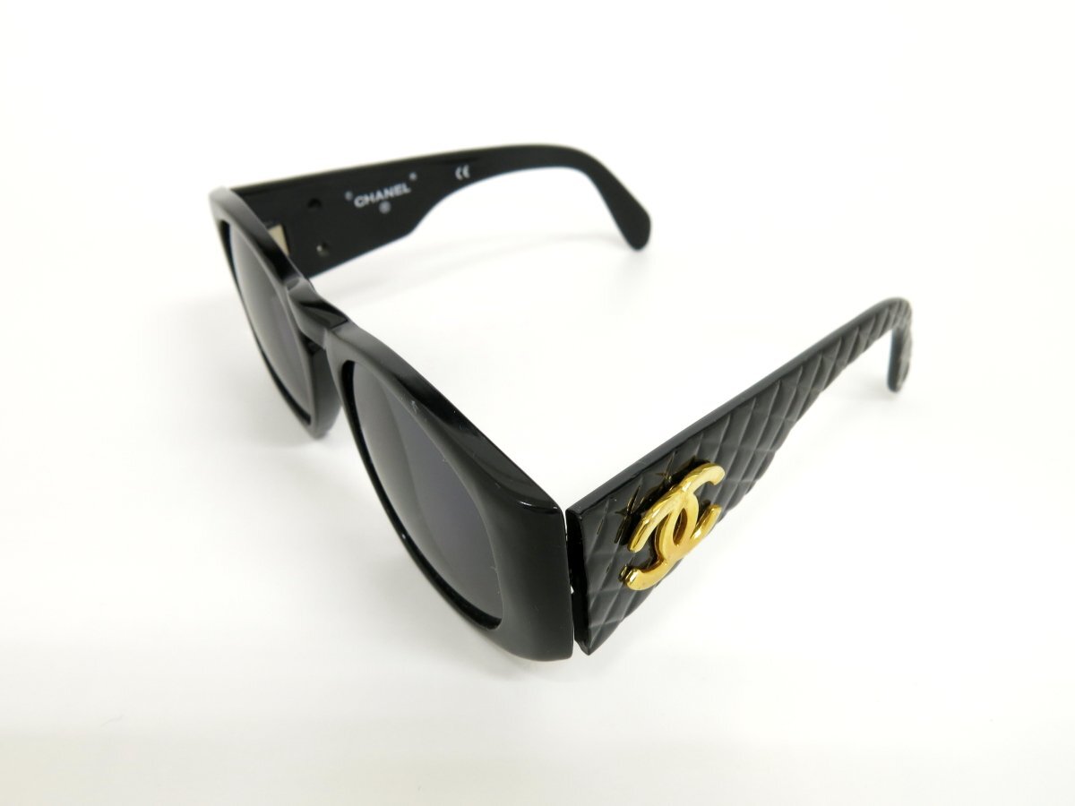 * super-beauty goods *CHANEL Chanel * here Mark matelasse * sunglasses * black Gold metal fittings * Vintage * Italy made *A4394