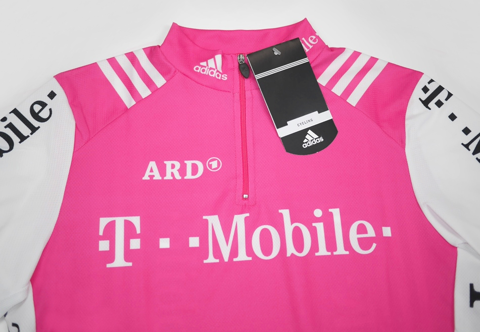 新品 イタリア製 アディダス 半袖Tシャツ 大変珍しい チームジャージ TモバイルT-mobile ピンク白ホワイトS～Mサイズ マラソン レア スリム_画像1