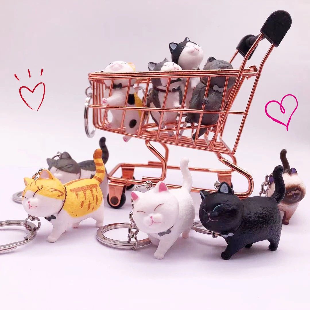 5個セット！新品・送料無料！（ゆうパケ）猫の形をした3Dキーホルダー・かわいいねこグッズ・通販で人気の雑貨・ネコぬいぐるみ