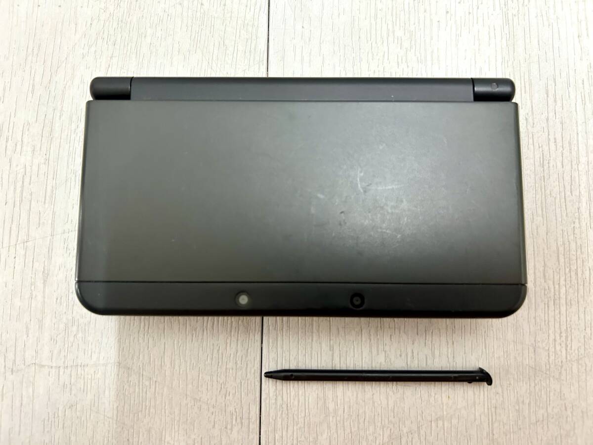 送料無料 ★ 任天堂 Nintendo Newニンテンドー3DS ブラック ゲーム機 ソフト2本付 モンスターハンターダブルクロス 4G ハンティングデータ