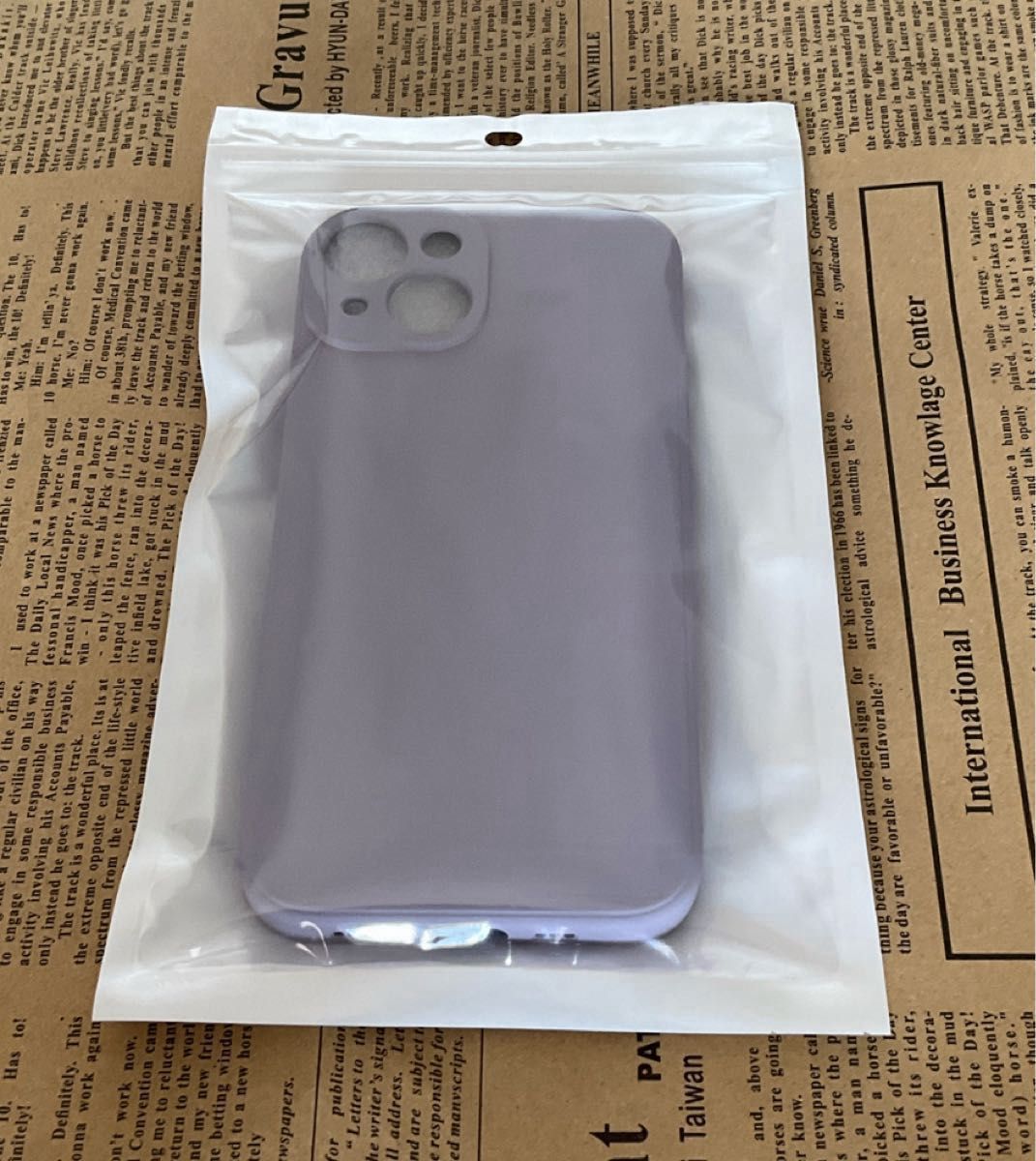 【新品未使用】iPhone14 ケース　スマホケース　 シリコンケース　ラベンダー　紫　パープル　薄型