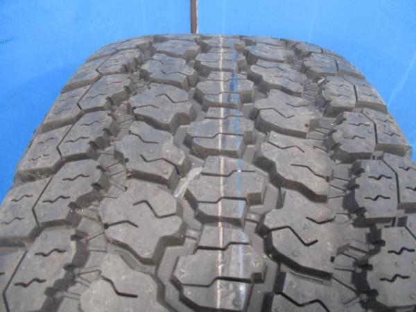 1本 バリ山!! 2021年製 中古 夏 サマータイヤ グッドイヤー WRANGLER ALL-TERRAIN ADVENTURE 255/70R18 116H ラングラー_画像2