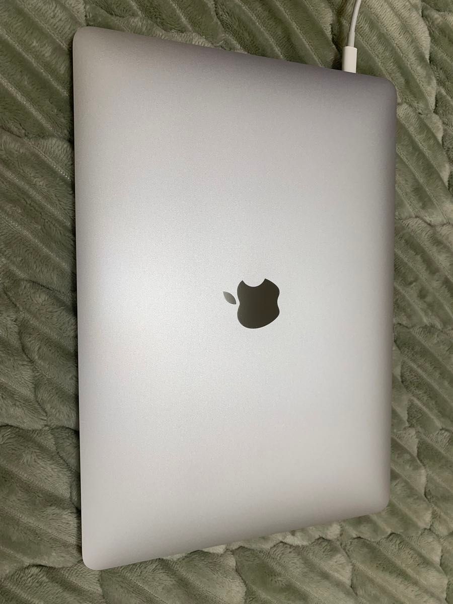 【美品】MacBook Air 2020