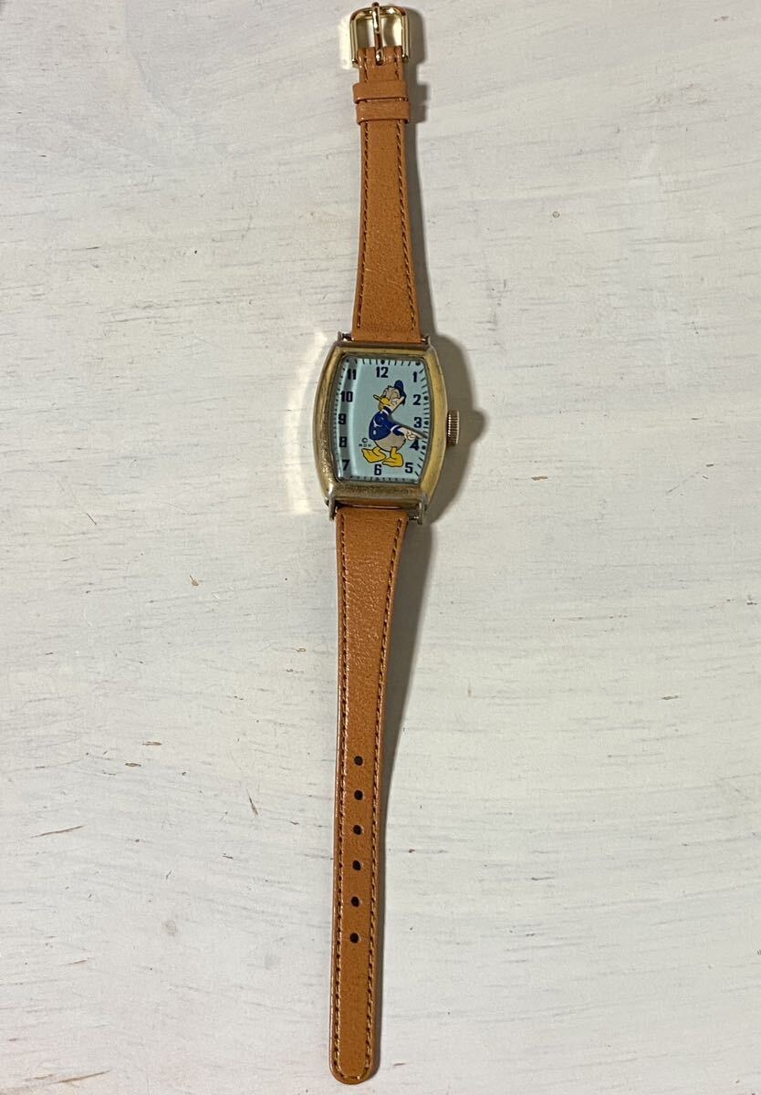 腕時計 手巻き アンティーク ディズニー ドナルドダック US TIME 1949's トノー型の画像2