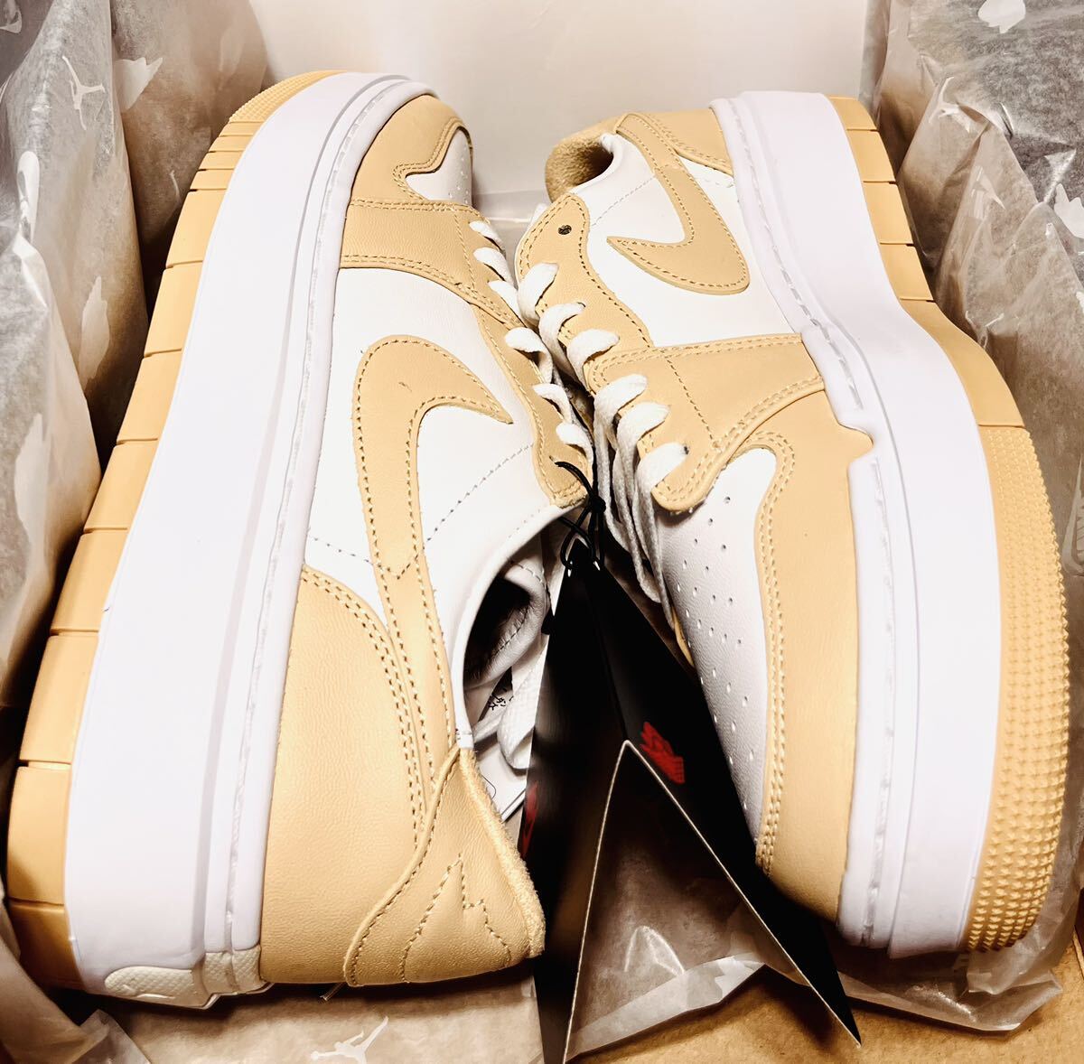 ☆送料込■新品26.5cm■ナイキ エア ジョーダン 1 エレベート LOW AIR JORDAN 1 ホワイト/ホワイトオニキスWMNS 厚底【定価.17600円】_画像3