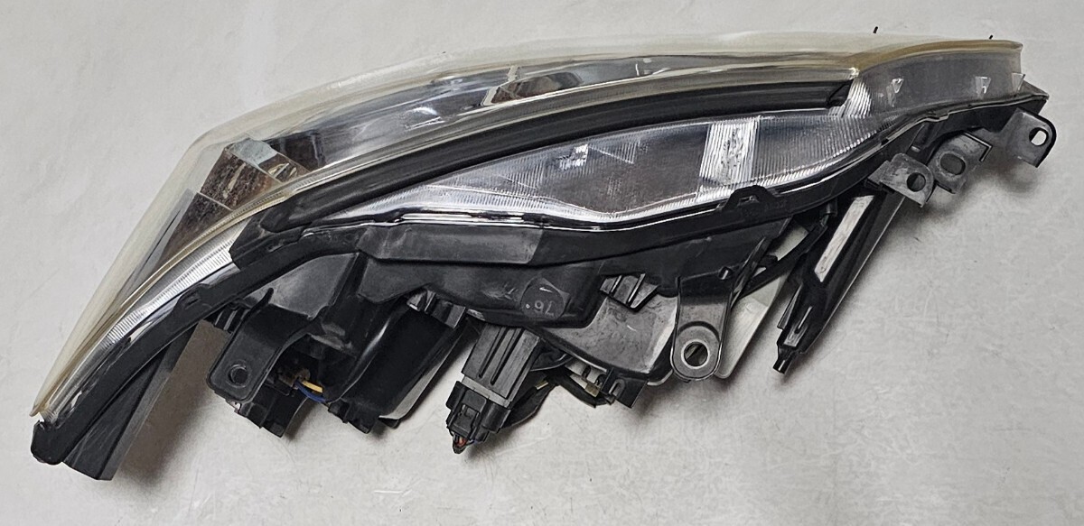 トヨタ サイ・AZK10 純正 前期 ヘッドライト/ヘッドランプ ASSY 左 LED 75-6 良品 低走 ガレージ保管車 2013年車 品番:81150-75121の画像6