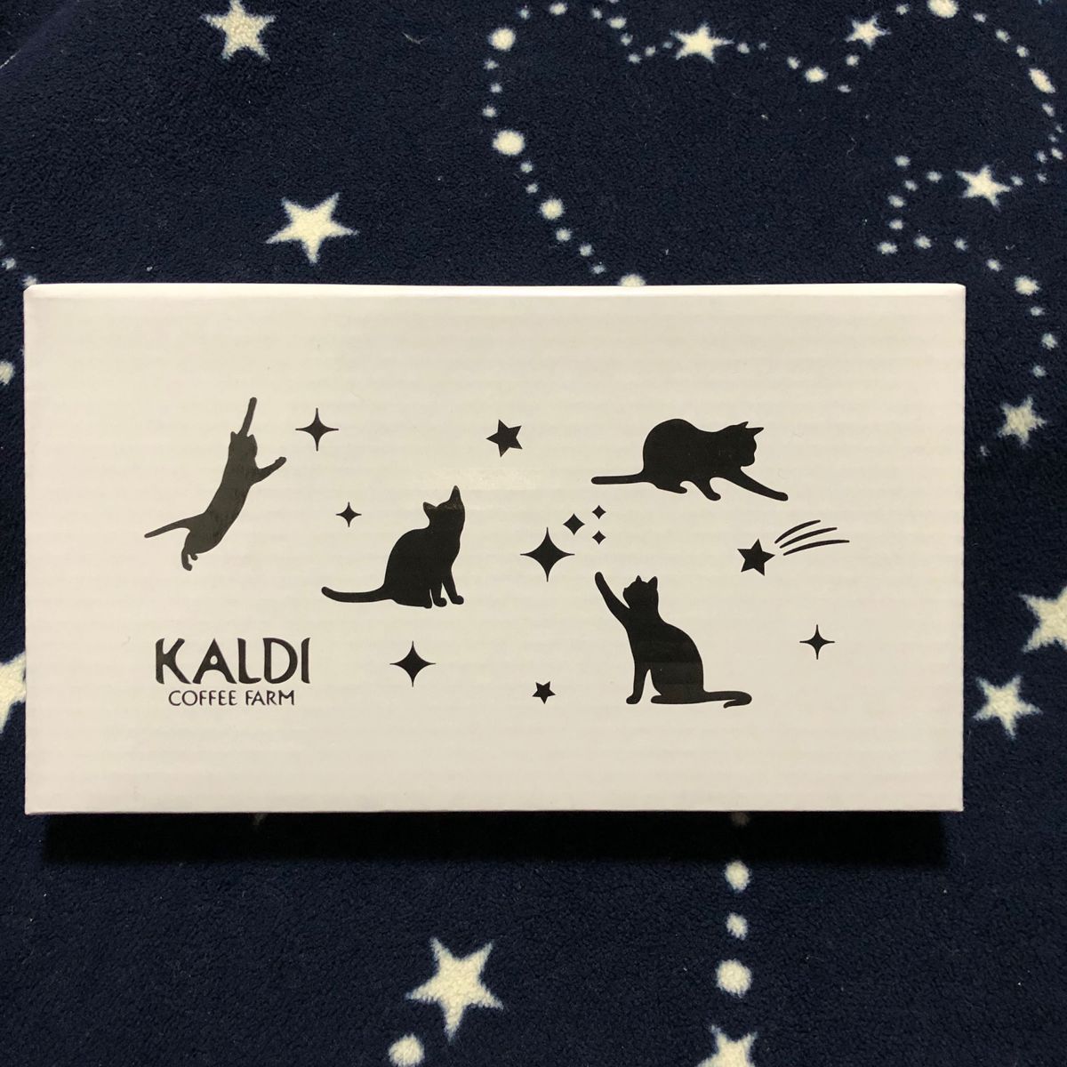 ★新品、未使用★KALDI カルディ　猫の日バッグ　ネコプレート、チョコ、紅茶、カレンダー　ネコの日バッグ　ランチバッグ