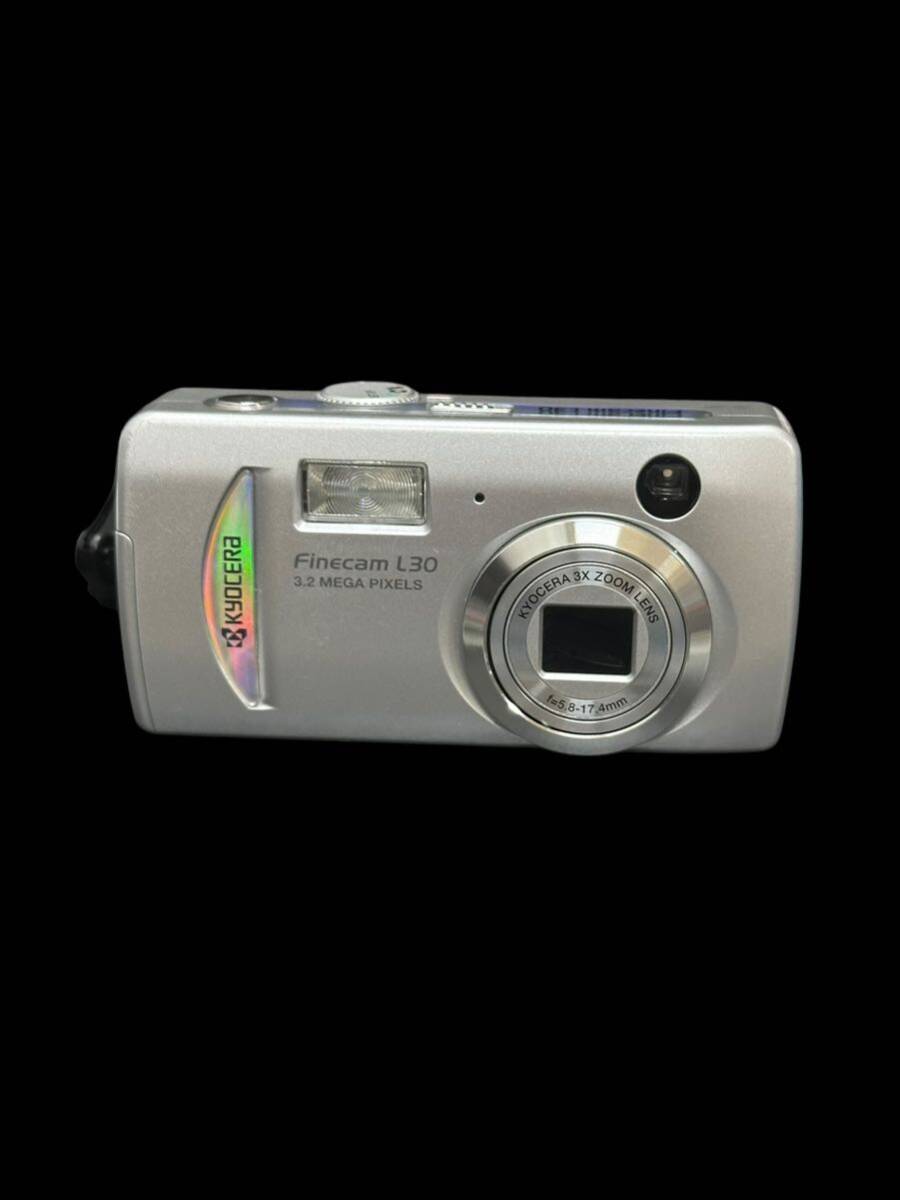 美品 完動品 【便利な単三電池で使用可】京セラ Kyocera Finecam L30 3x Zoom コンパクトデジタルカメラ_画像2