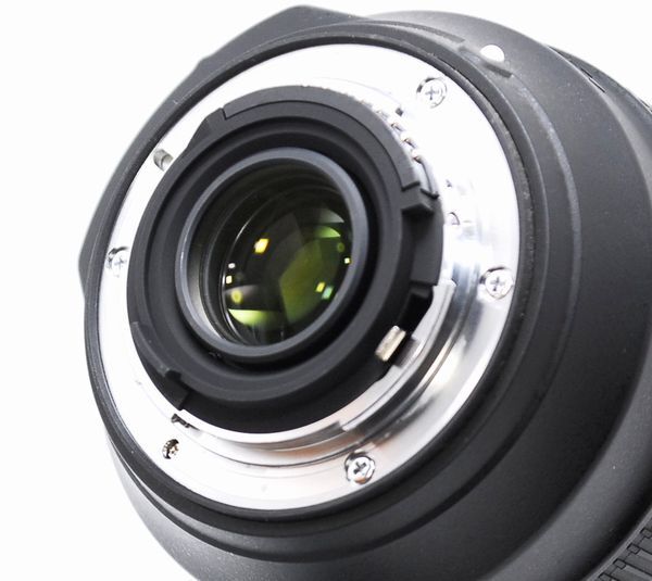 【新品同様の超美品・純正フード付き】Nikon ニコン AF-S NIKKOR 18-300mm f/3.5-5.6 G ED VR_画像7