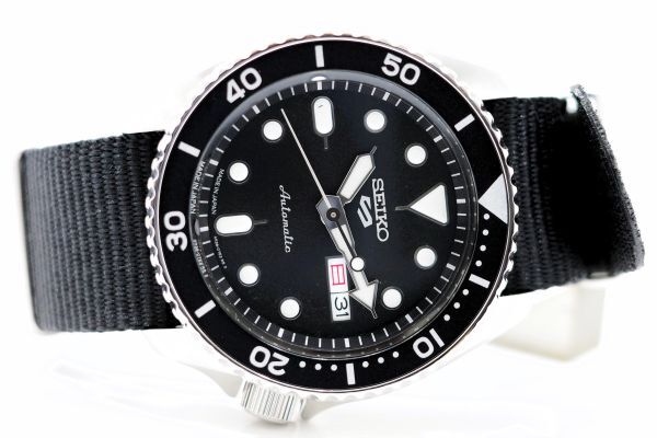 407 SEIKO 5 SPORTS 24JEWELS  SBSA021 4R36-07G0  極美品 セイコー ファイブ スポーツ 24石 機械式 自動巻き メンズ 腕時計の画像3