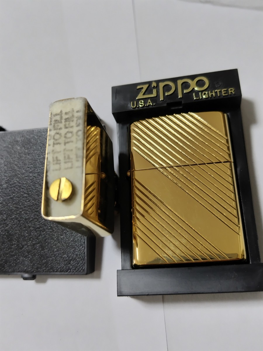 未使用　CANADA　Zippo　カナダ　ジッポー　金色　エッチング仕上げ　2000年製造　インサイドユニット金色　希少品　新品_画像9