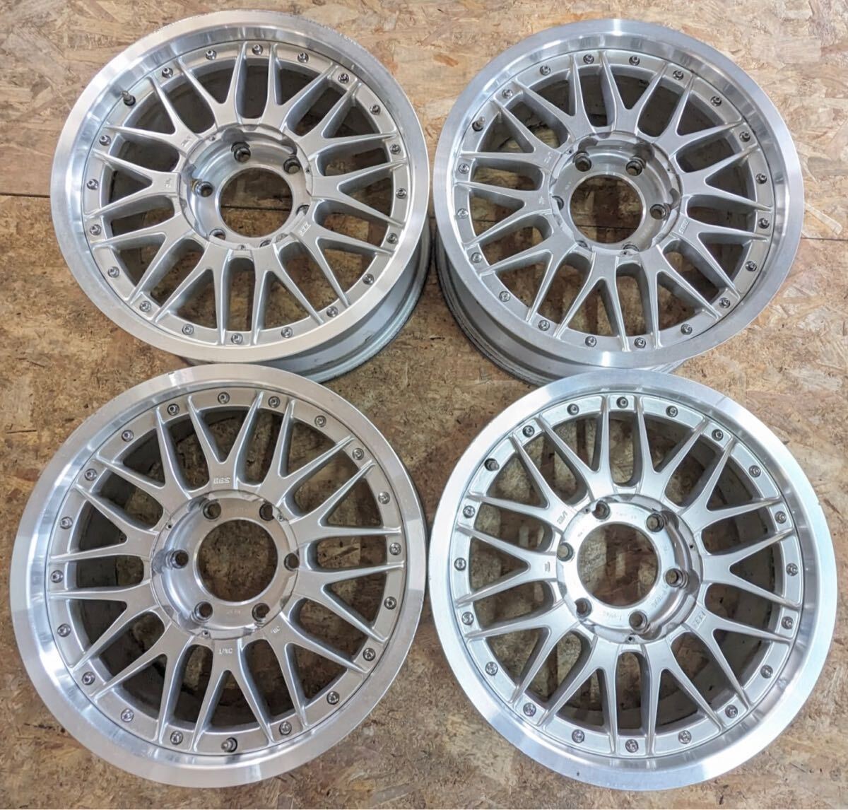 【希少！】BBS RS4 817 17インチ 8J＋25 PCD139.7 6穴 6H メッシュ ハイエース エルグランド の画像1