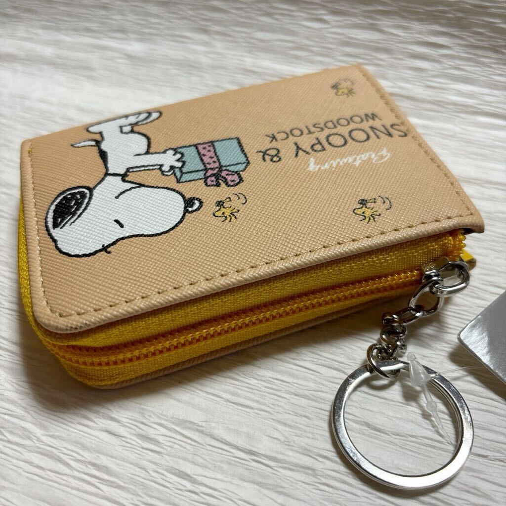 未使用 海外限定 スヌーピー SNOOPY ミニ財布 イエロー コンパクト 小銭入れ カード入れ コインケース ウッドストック ピーナッツ PEANUTSの画像3