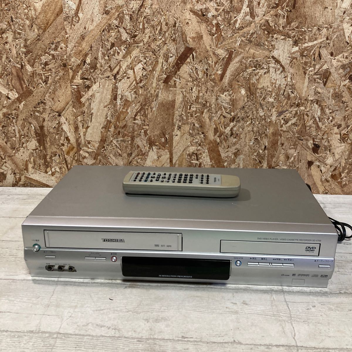 通電のみ 詳細不明 東芝 VTR一体型DVDビデオプレーヤー TOSHIBA SD-V700 06年 DVD VIDEO PLAYER VIDEOCASSETTE RECORDER 佐川急便のみ 2272の画像2