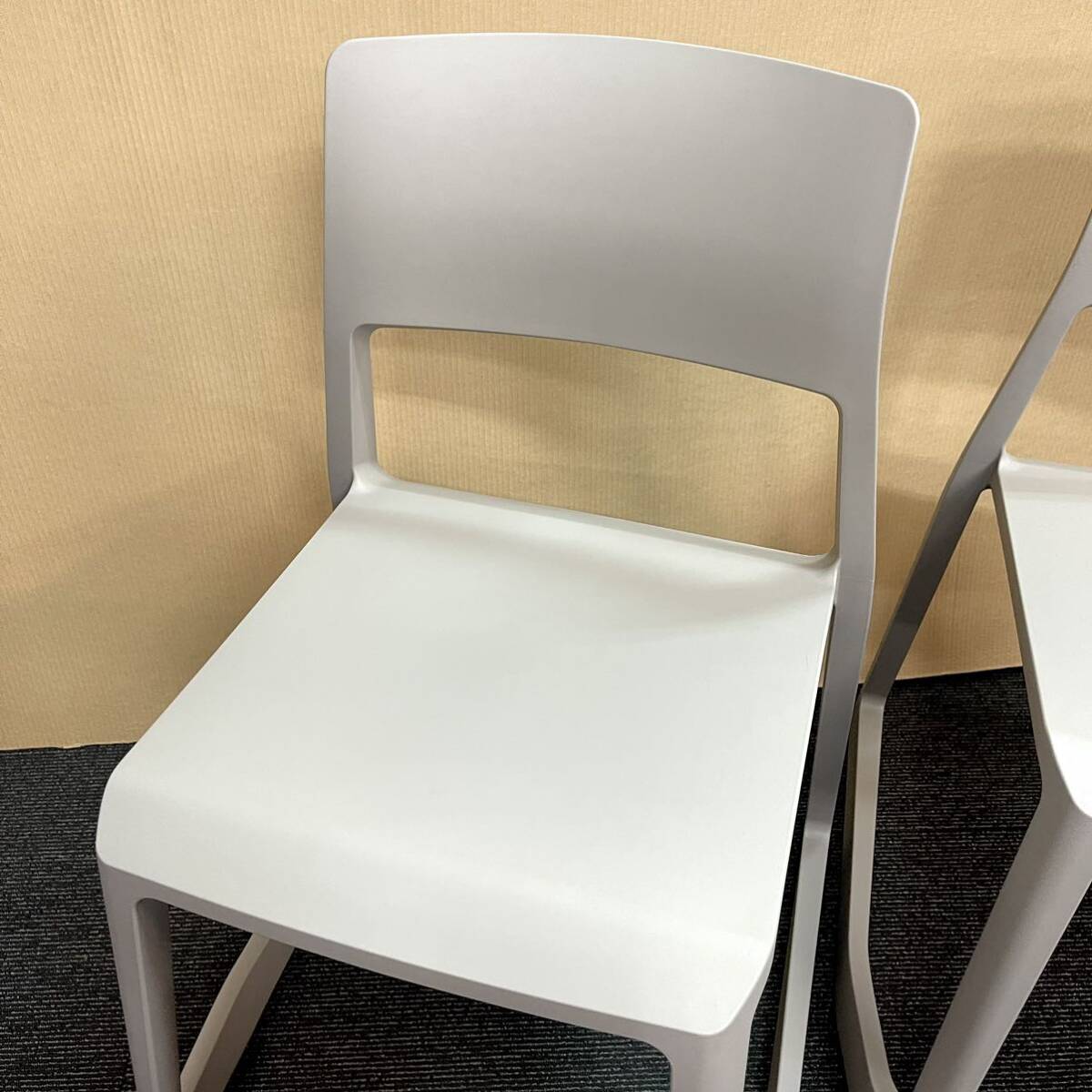 A ★☆vitra./ヴィトラ ミーティングチェア Tip Ton Chair/ティプトンチェア スタッキングチェア グレー 2脚セット 2017年製の画像2